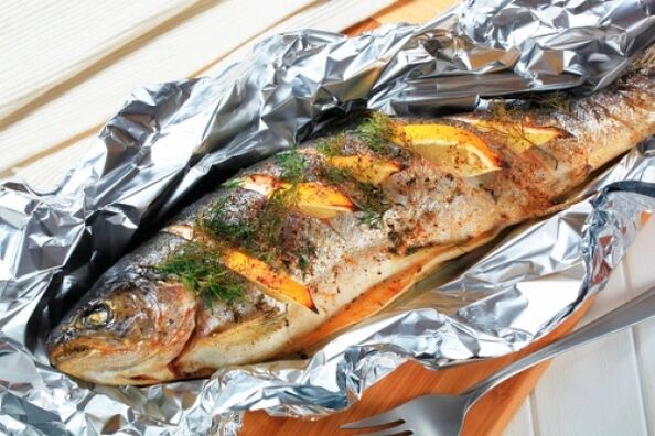 Пратите Магги дијету са рибом печеном у фолији за вечеру